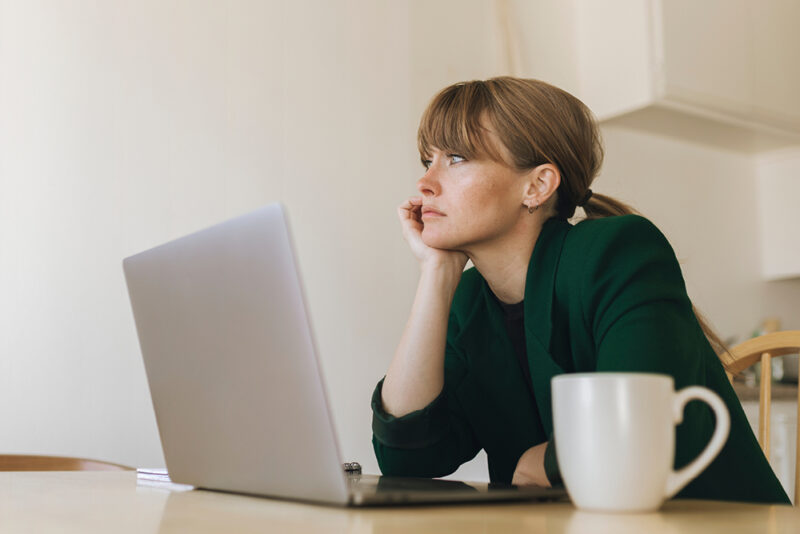 Isolement au travail : comprendre, repérer et s’en sortir